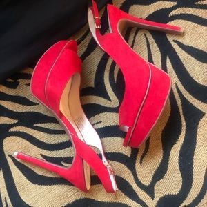 Ladies pumps